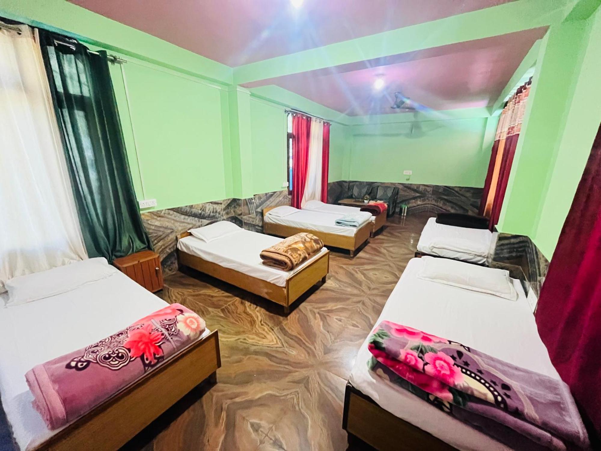 Hotel Brownie River View Kasol Eksteriør billede